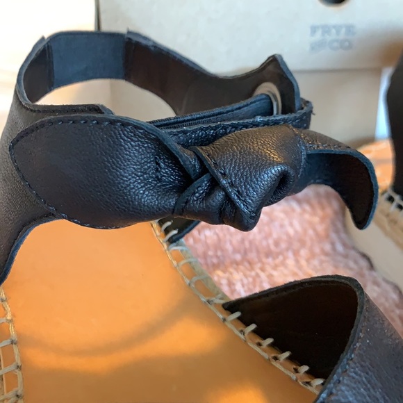 Frye Lula Bow Sandals - Picture 6 of 10